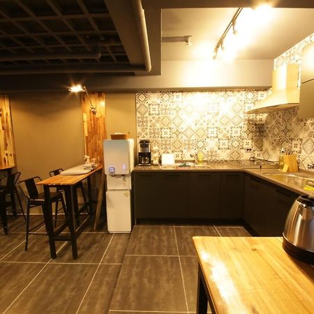 Hostel Familie Busan Station Esterno foto