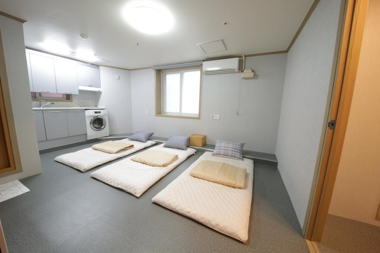 Hostel Familie Busan Station Esterno foto