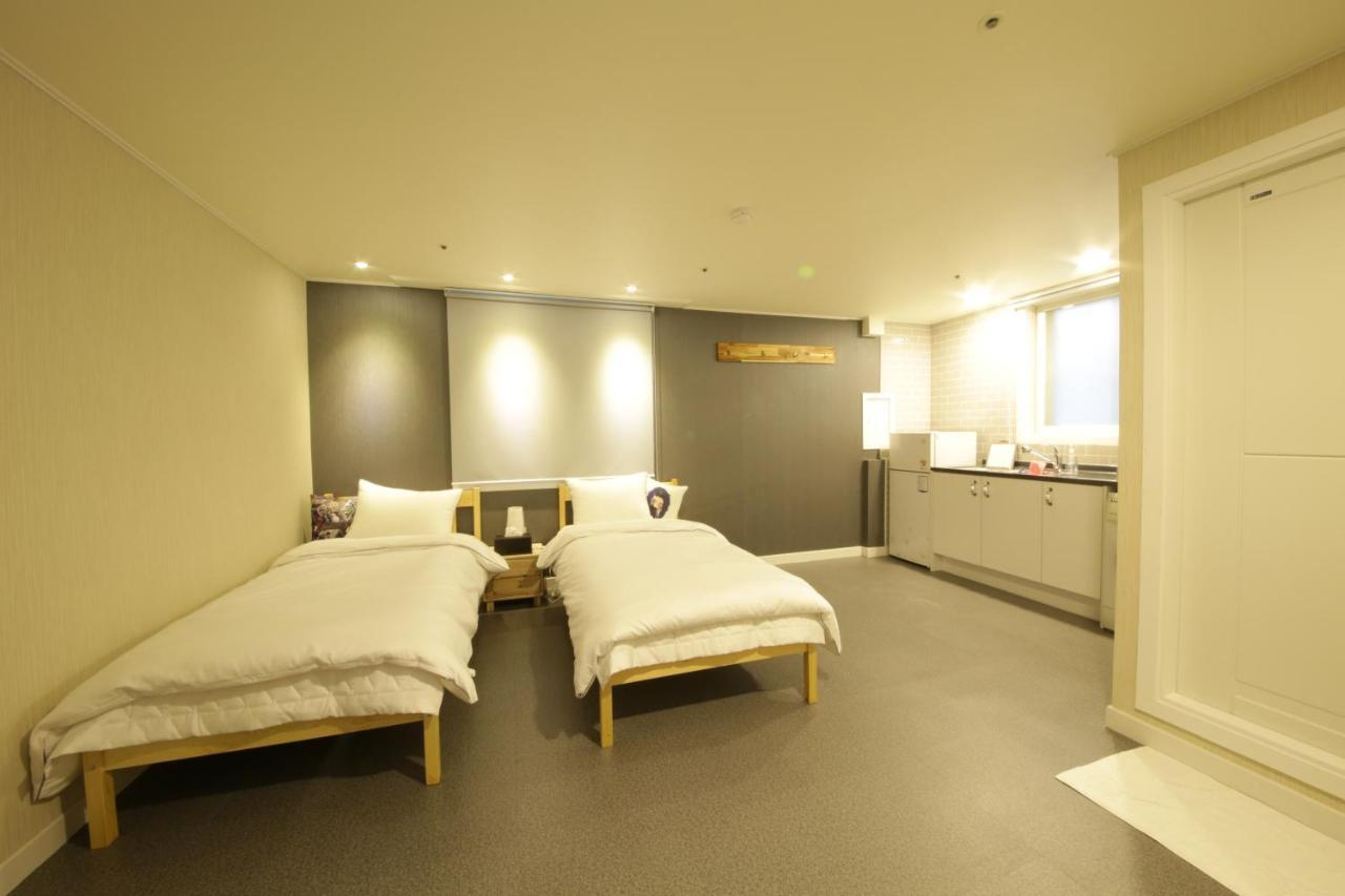Hostel Familie Busan Station Esterno foto